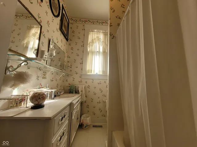 $245,000 | 521 East Main Street, Crawfordsville, IN 47933