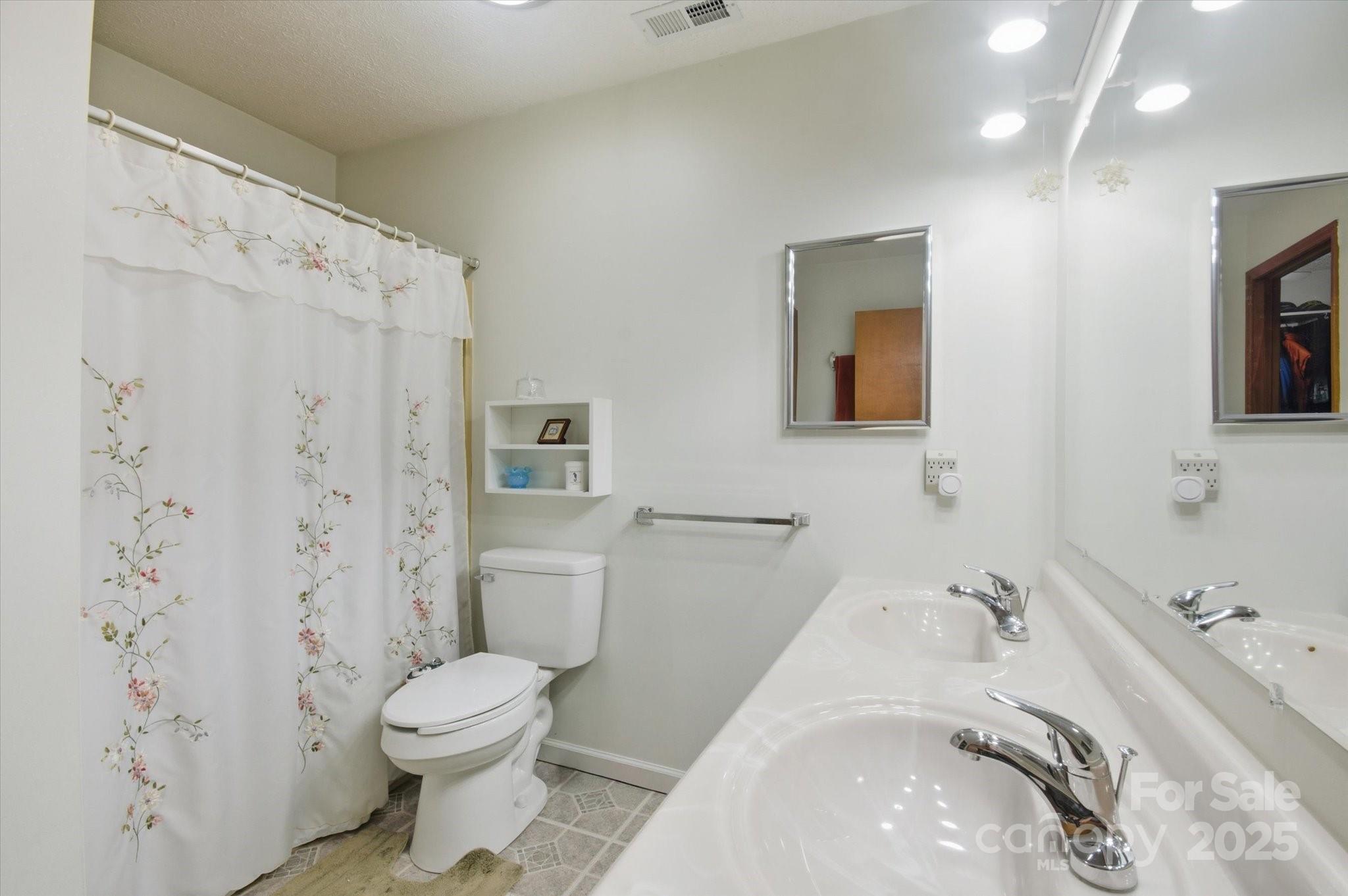 234 Fallen Timber Road Hendersonville, NC 28791 - Photo 13 of 31 Gallery Image 13