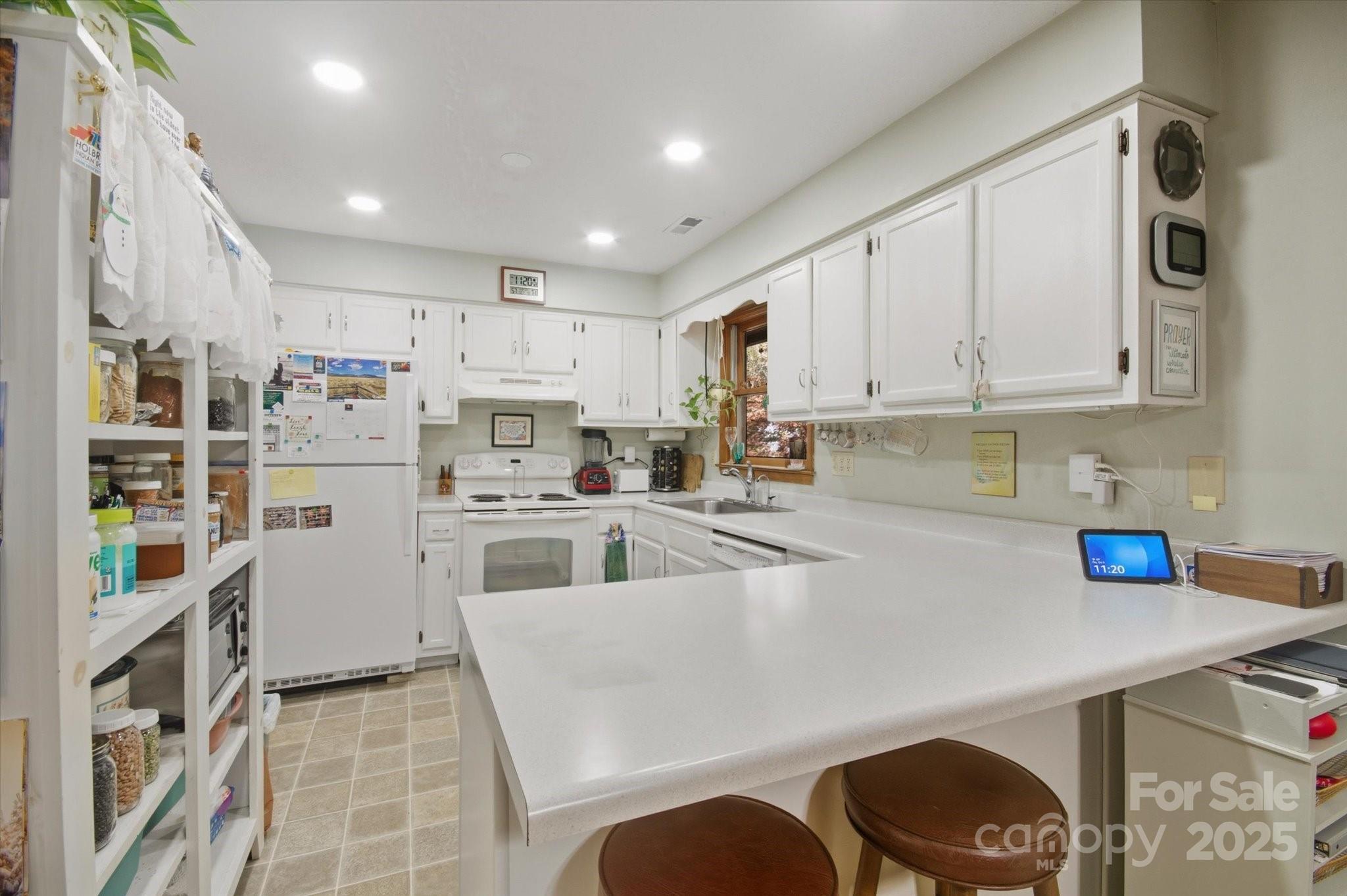 234 Fallen Timber Road Hendersonville, NC 28791 - Photo 7 of 31 Gallery Image 7