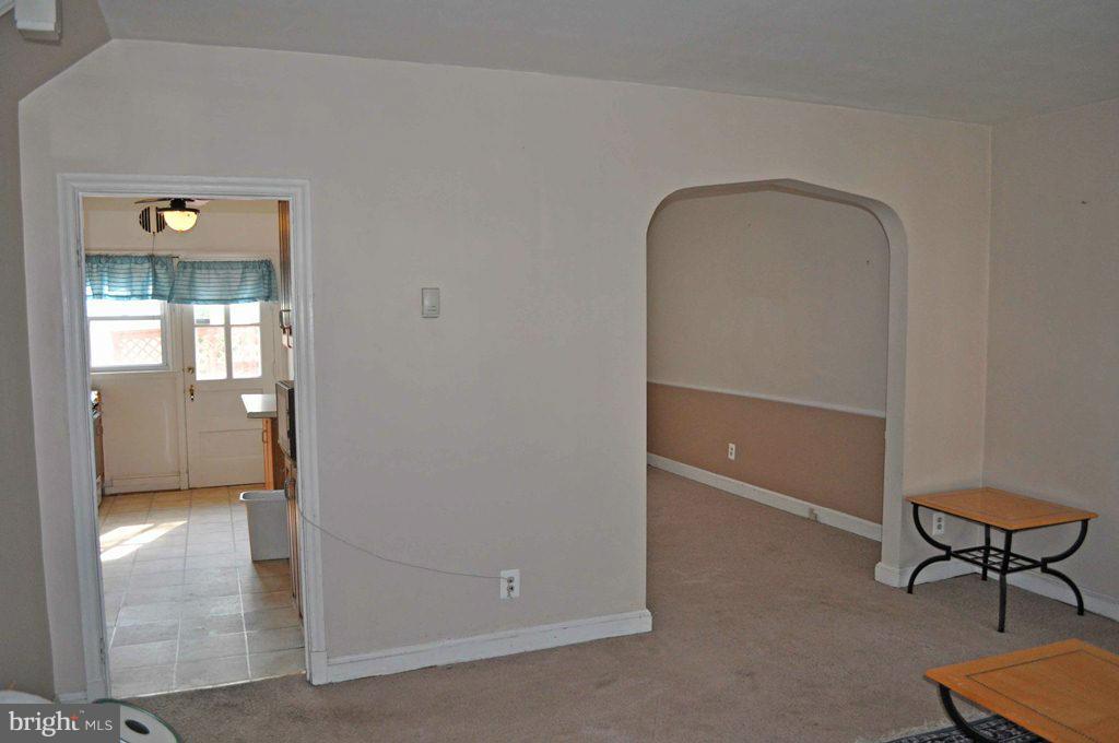 121 Cherrydell Road Catonsville, MD 21228 - Photo 4 of 20 a view of a livingroom with furniture
