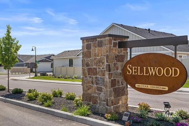 $639,990 | 2370 North Ice Fire Avenue, Star, ID 83669