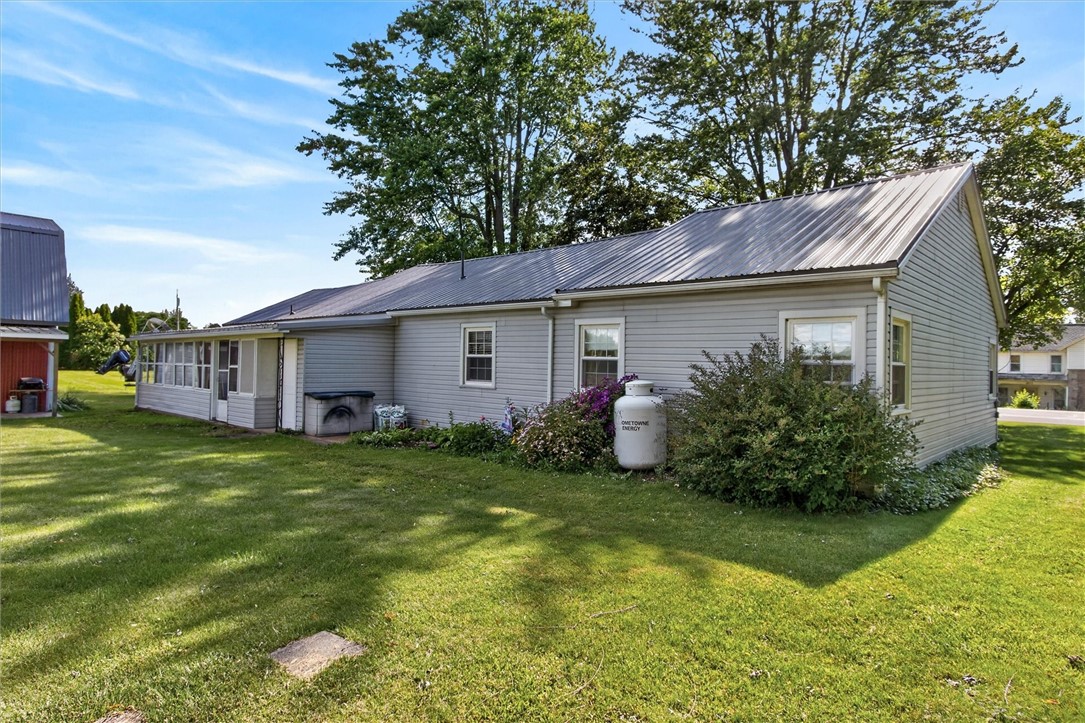 2872 State Rte 21 Palmyra, NY 14522 - Photo 4 of 50 rear right