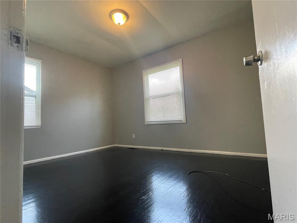 224 Cameron Road St. Louis, MO 63137 - Photo 8 of 15
