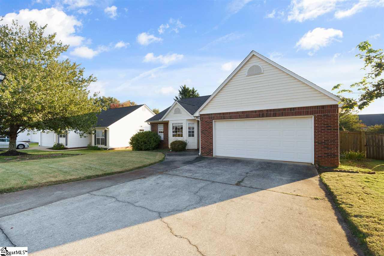 424 Riverside Chase Circle Greer, SC 29650 - Photo 2 of 27