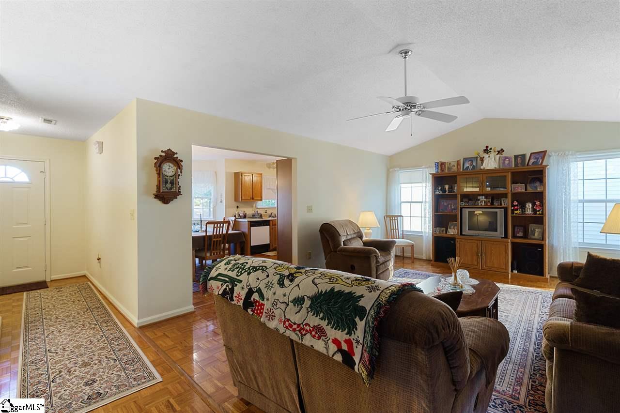 424 Riverside Chase Circle Greer, SC 29650 - Photo 5 of 27