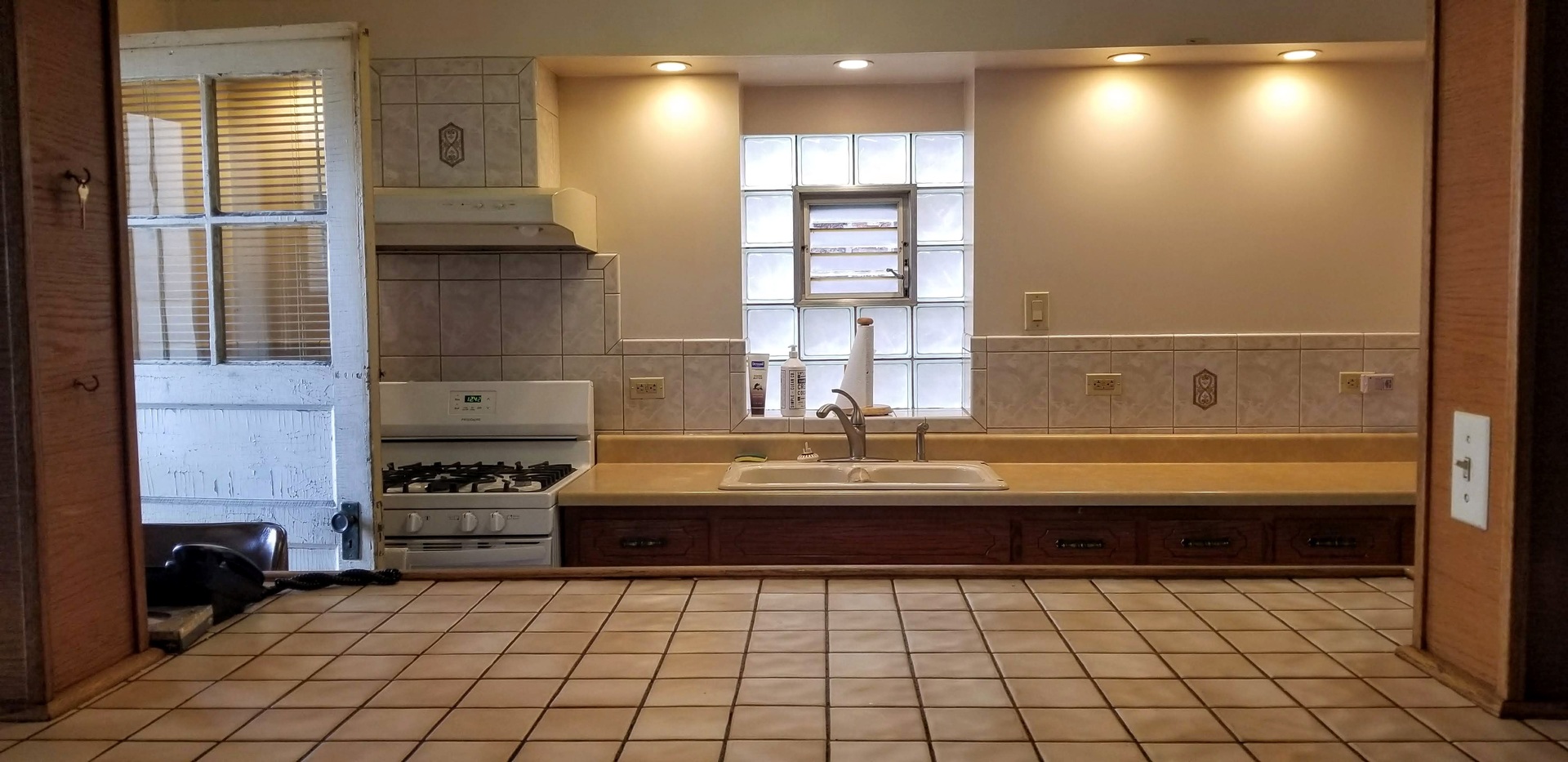 7418 South Rhodes Avenue Chicago, IL 60619 - Photo 17 of 41 a bathroom with a bathtub and a shower
