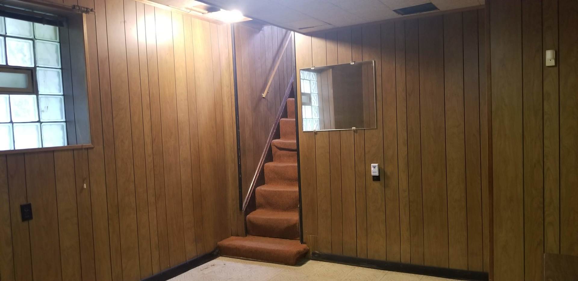 7418 South Rhodes Avenue Chicago, IL 60619 - Photo 23 of 41 a view of elevator with windows