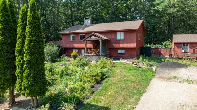 $950,000 | 35 Gunnison Road, York, ME 03909