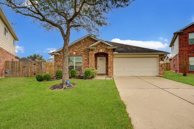 $299,000 | 2406 Grove View Trail, Fresno, TX 77545