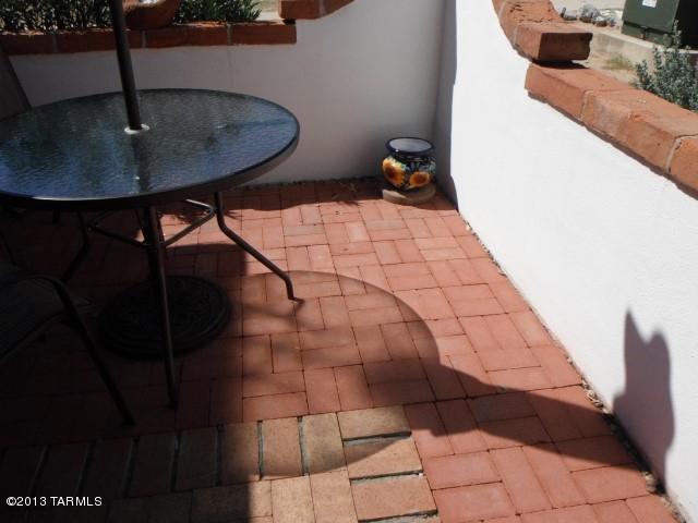511 Paseo Madera, Unit D Green Valley, AZ 85614 - Photo 4 of 26