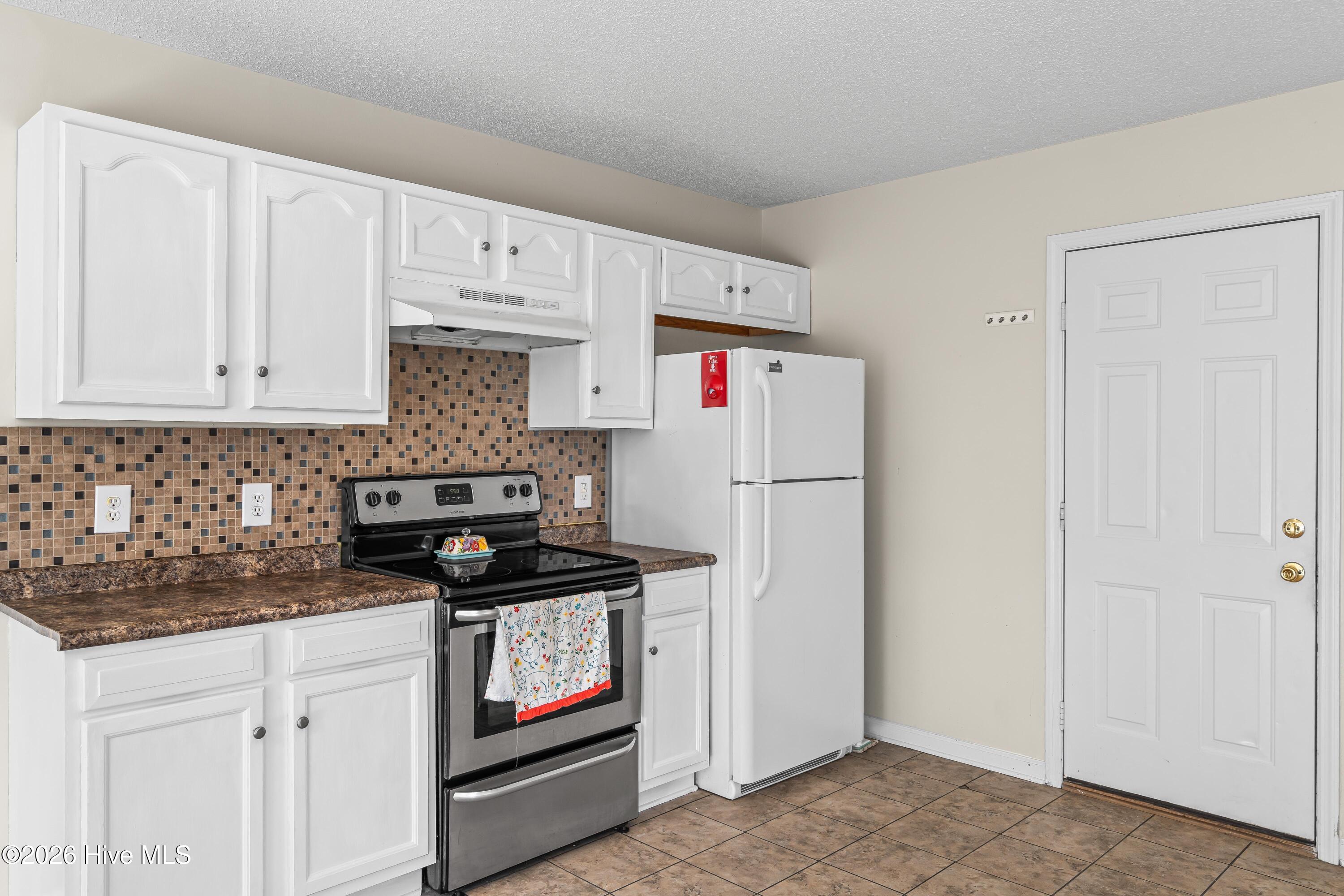 98 Meadow Farms Road Richlands, NC 28574 - Photo 8 of 19 13