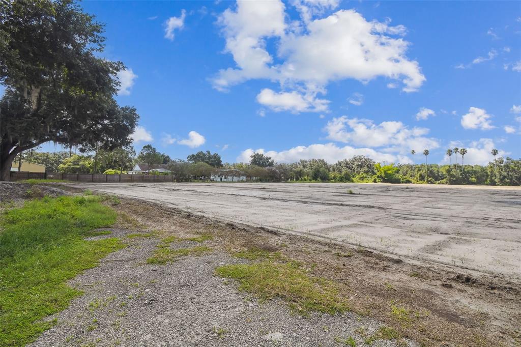 1715 West Sam Allen Road Plant City, FL 33565 - Photo 48 of 54 a view of dirt yard with green space