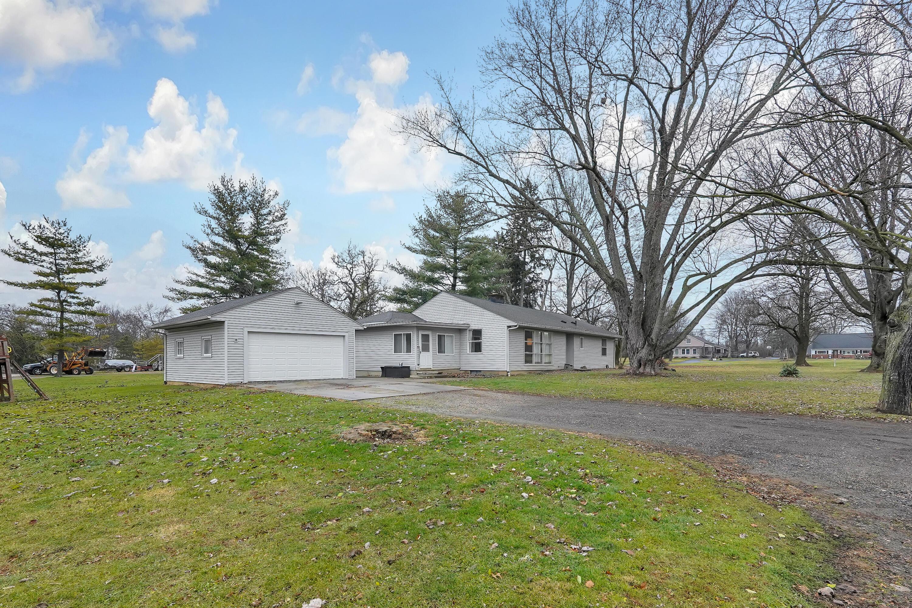 2909 Clime Road Columbus, OH 43223 - Photo 2 of 41 Front of Home