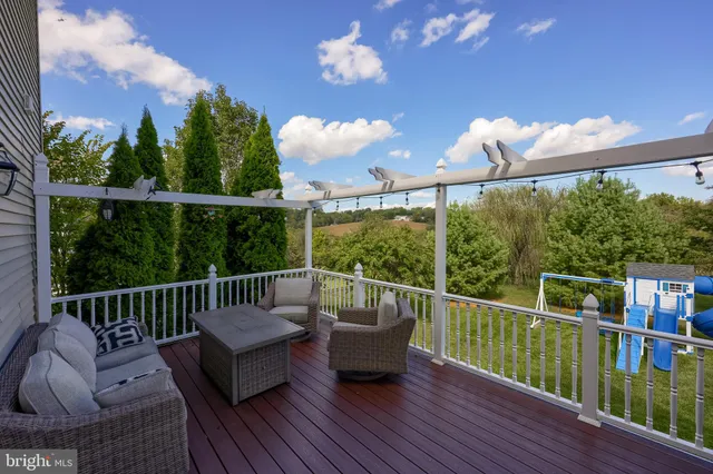 $825,000 | 2768 Meadow Cross Way, York, PA 17402