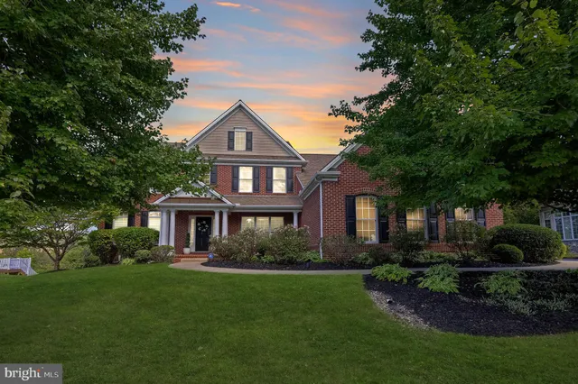 $825,000 | 2768 Meadow Cross Way, York, PA 17402