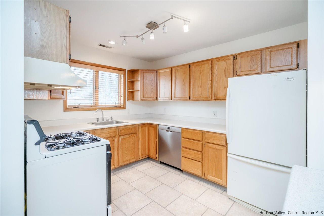 237 Riseley Street Kingston, NY 12401 - Photo 6 of 24 Photo 6