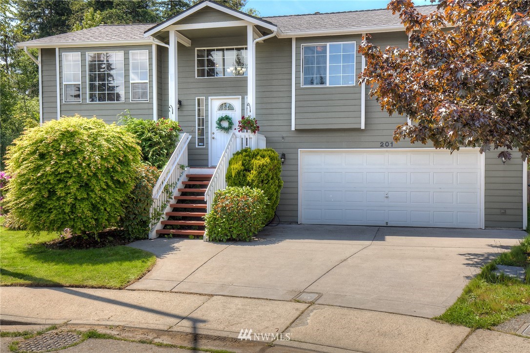201 Morgan Road Everett, WA 98203 - Photo 1 of 29 front view of a house with a yard