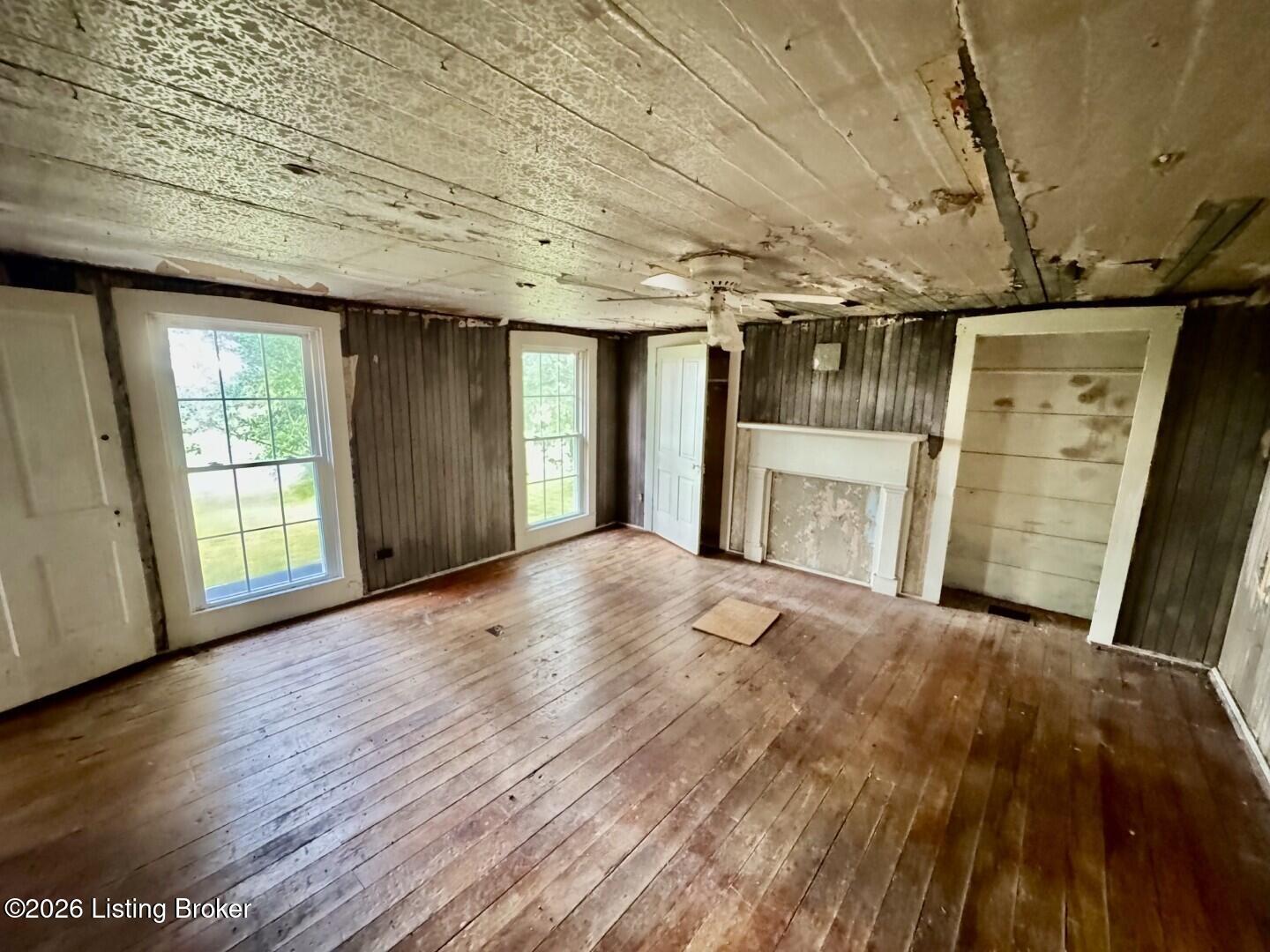 660 Penick Road Lebanon, KY 40033 - Photo 21 of 30 021_Bedroom Upstairs