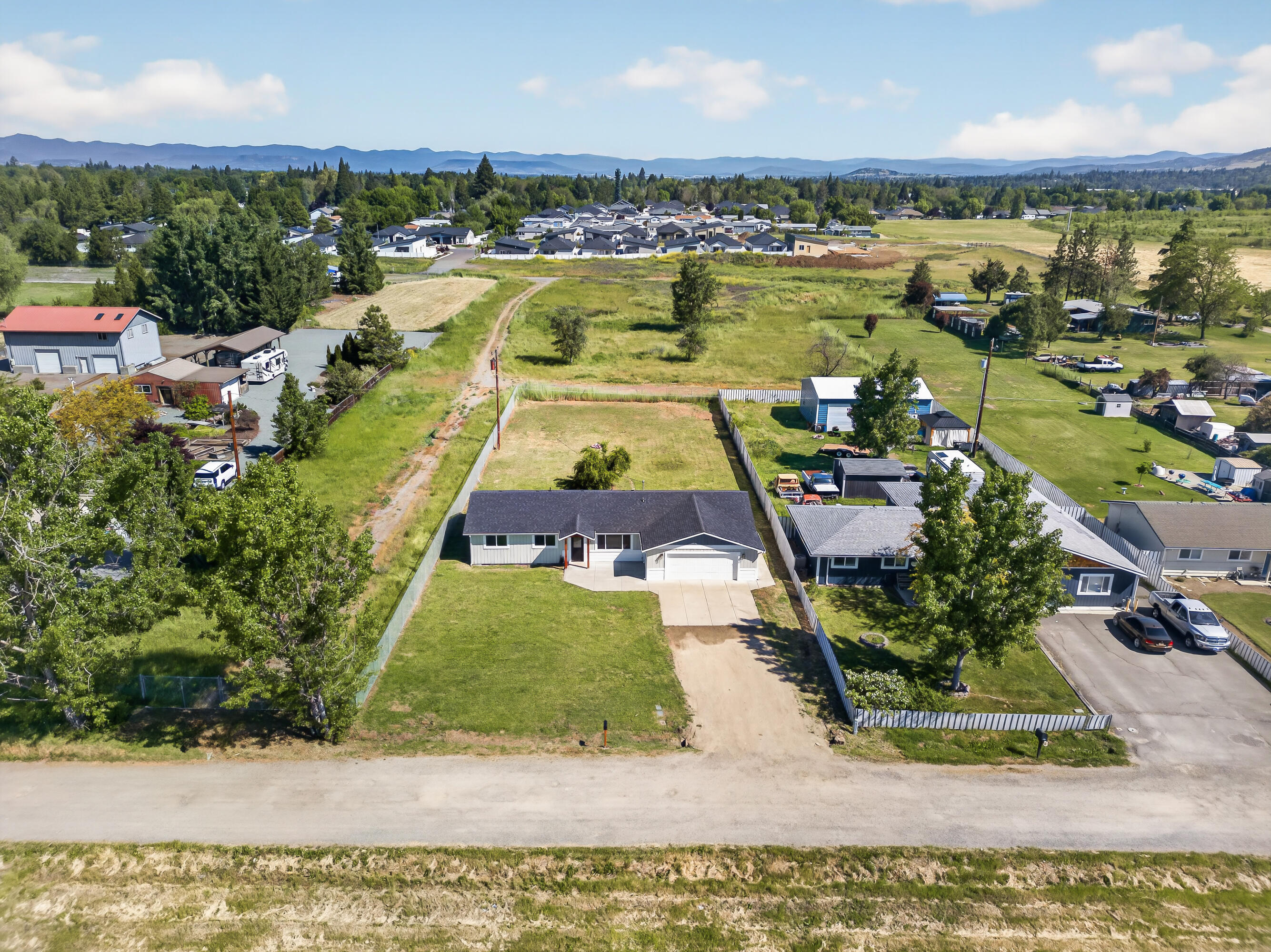 550 Experiment Station Road Medford, OR 97501 - Photo 26 of 27