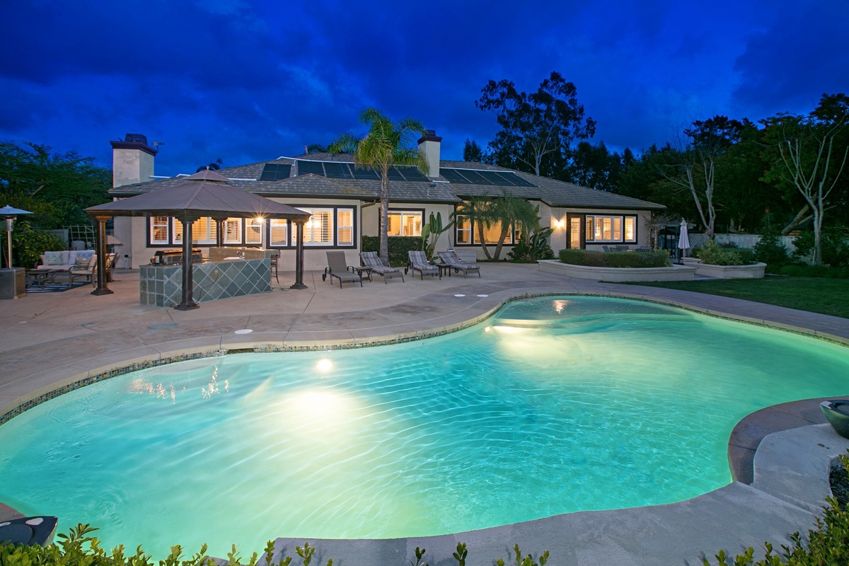 860 Chelsea Lane Encinitas, CA 92024 - Photo 1 of 25 Gallery Image 1