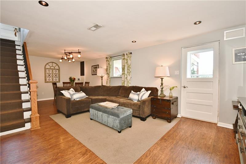 357 Orchard Spring Road Pittsburgh, PA 15220 - Photo 14 of 22 Family area