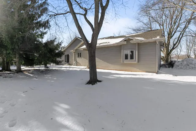 $235,000 | 3410 South Telulah Avenue, Appleton, WI 54915