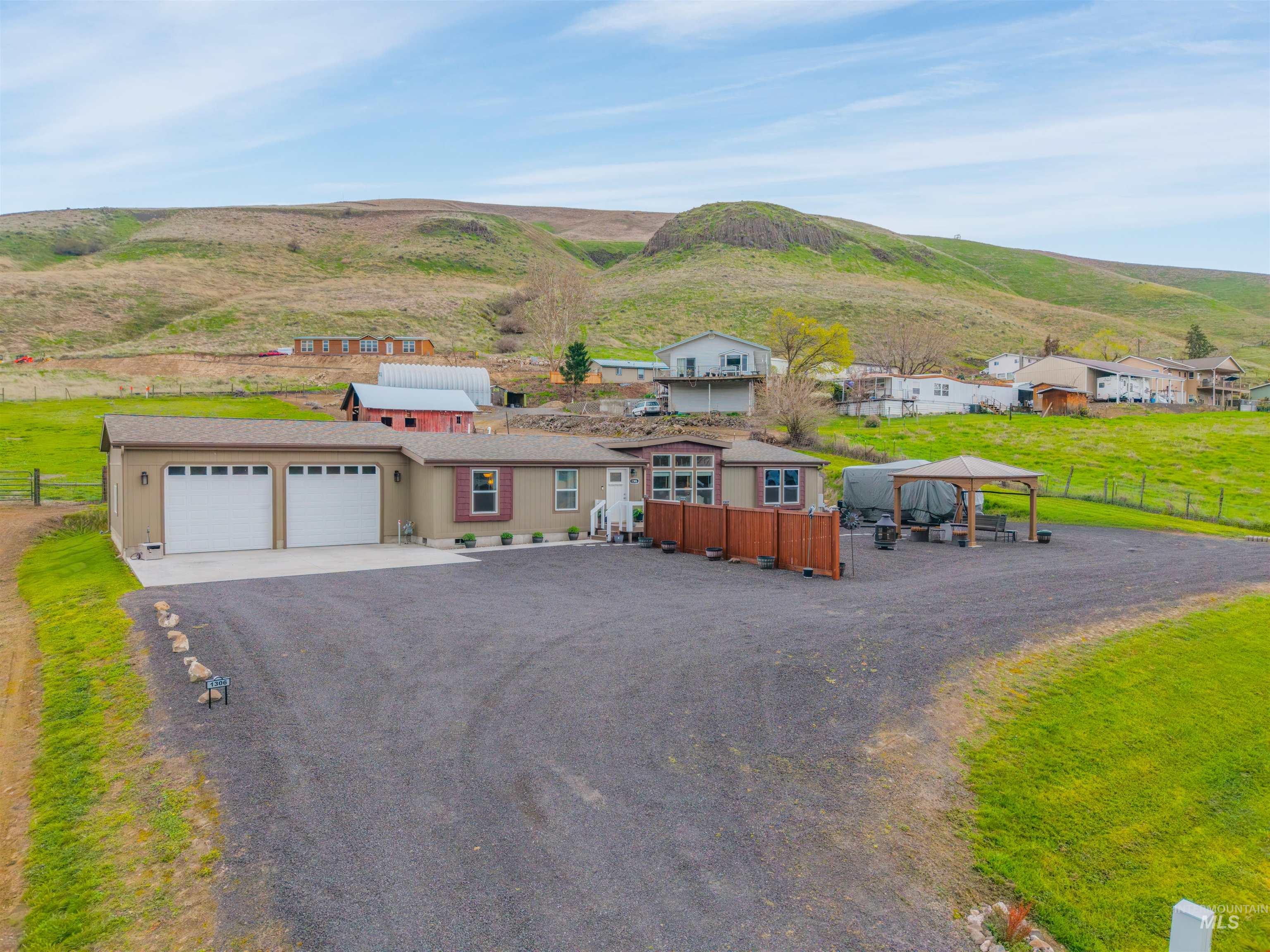 1306 4th Street Asotin, WA 99402 - Photo 2 of 50