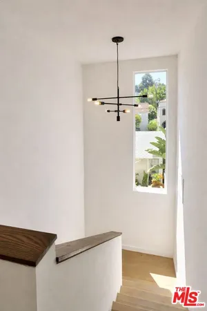 $4,575 | 2147 North Beachwood Drive, Unit 6, Los Angeles, CA 90068
