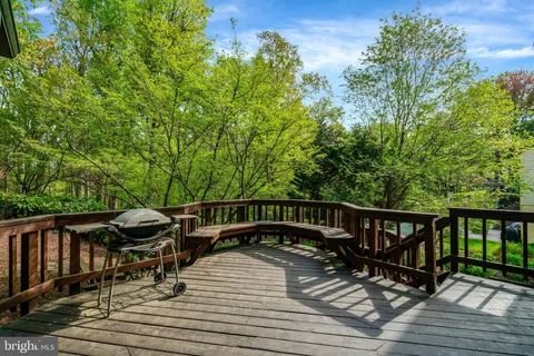 $995,000 | 6040 Redwood Lane, Alexandria, VA 22310