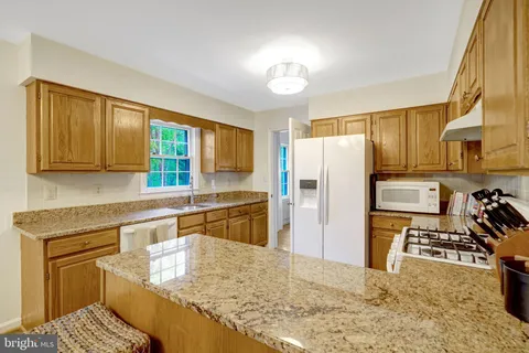 $995,000 | 6040 Redwood Lane, Alexandria, VA 22310