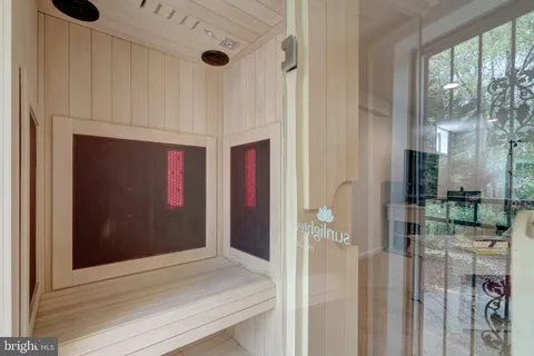 $995,000 | 6040 Redwood Lane, Alexandria, VA 22310