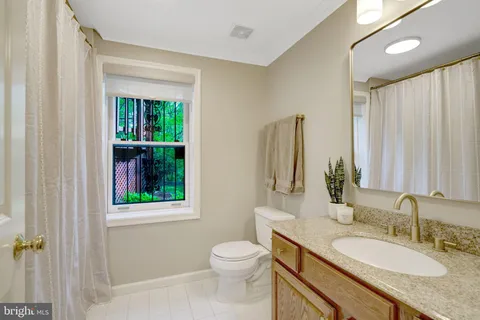 $995,000 | 6040 Redwood Lane, Alexandria, VA 22310