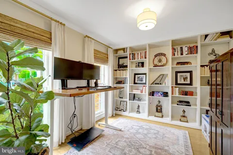 $995,000 | 6040 Redwood Lane, Alexandria, VA 22310