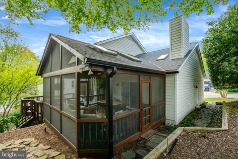 $995,000 | 6040 Redwood Lane, Alexandria, VA 22310