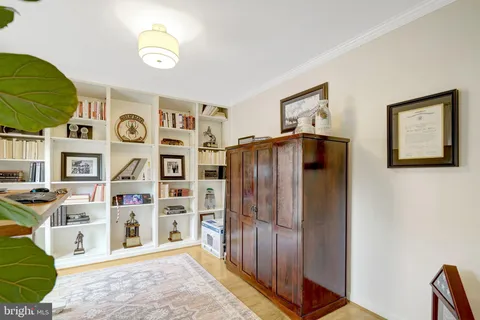 $995,000 | 6040 Redwood Lane, Alexandria, VA 22310