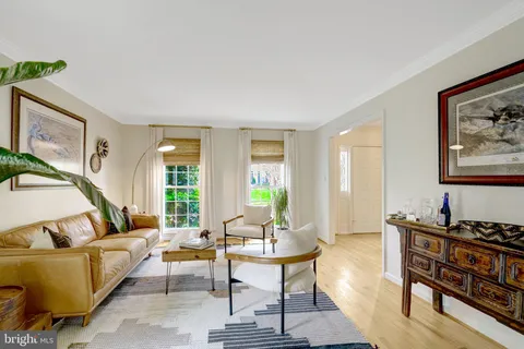 $995,000 | 6040 Redwood Lane, Alexandria, VA 22310