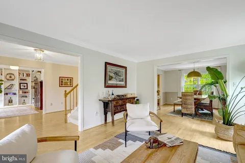 $995,000 | 6040 Redwood Lane, Alexandria, VA 22310