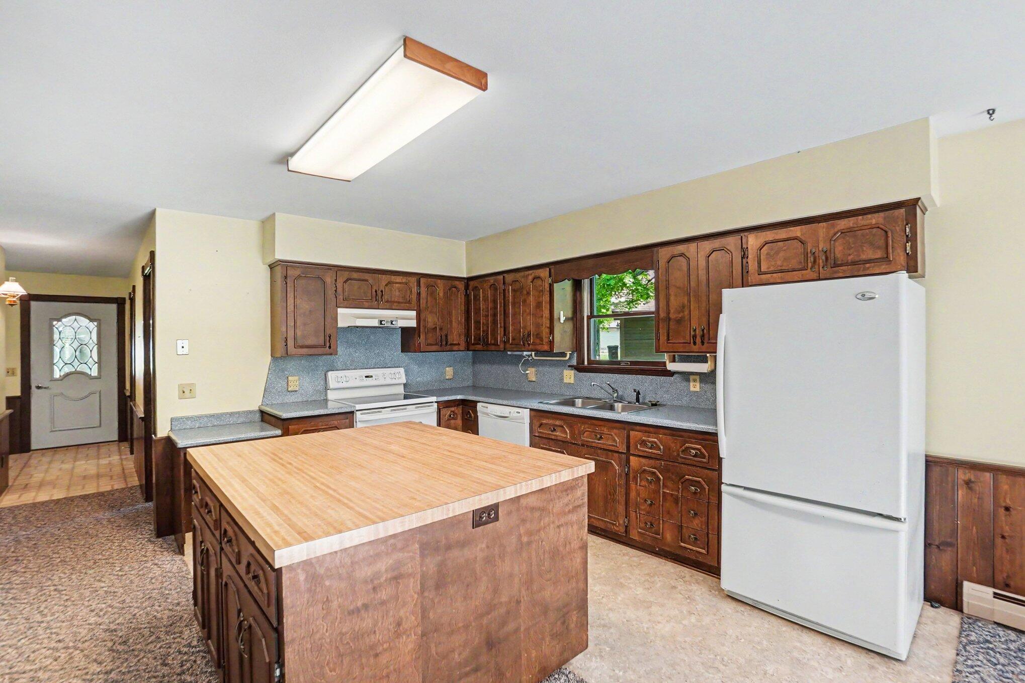1060 North Meadowbrook Road White Cloud, MI 49349 - Photo 5 of 25 009_file_4152