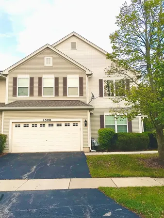 $2,395 | 2598 Hillsboro Boulevard, Aurora, IL 60503