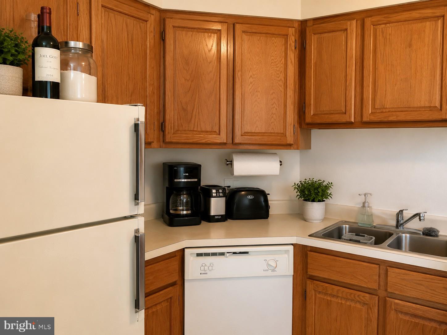 2020 Walnut Street, Unit 22K Philadelphia, PA 19103 - Photo 2 of 18