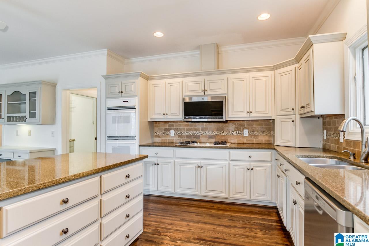 2660 Dolly Ridge Road Birmingham, AL 35243 - Photo 3 of 37