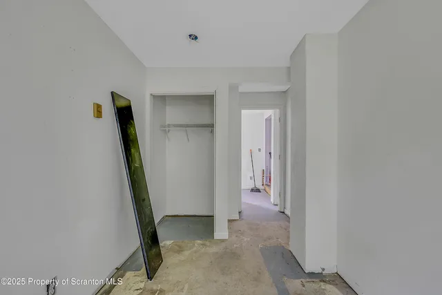 $269,999 | 9 East Shore Lane, Beach Lake, PA 18405