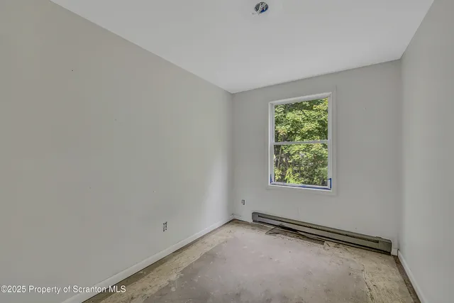 $269,999 | 9 East Shore Lane, Beach Lake, PA 18405