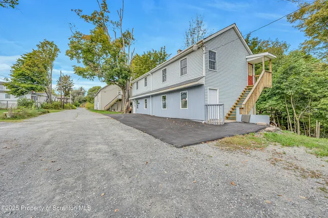 $269,999 | 9 East Shore Lane, Beach Lake, PA 18405