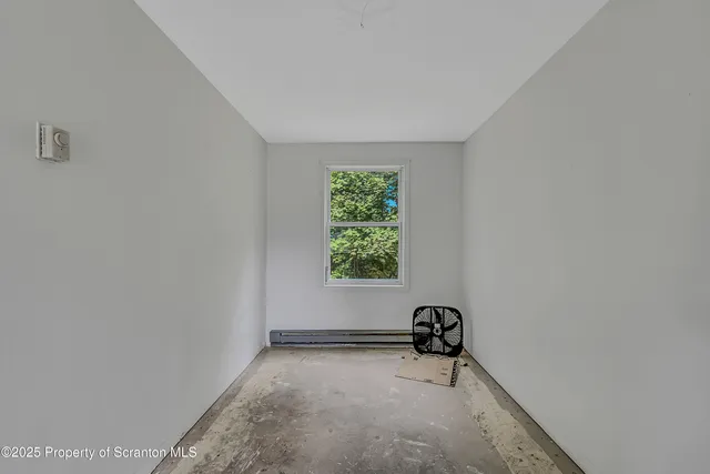 $269,999 | 9 East Shore Lane, Beach Lake, PA 18405