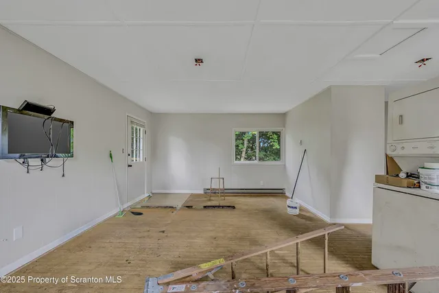 $269,999 | 9 East Shore Lane, Beach Lake, PA 18405