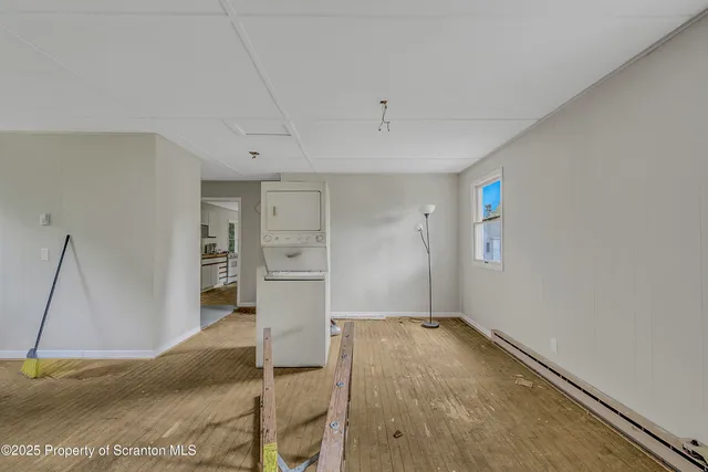 $269,999 | 9 East Shore Lane, Beach Lake, PA 18405