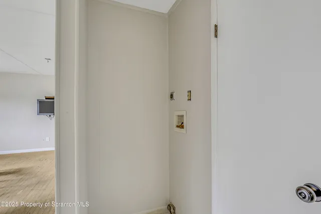 $269,999 | 9 East Shore Lane, Beach Lake, PA 18405