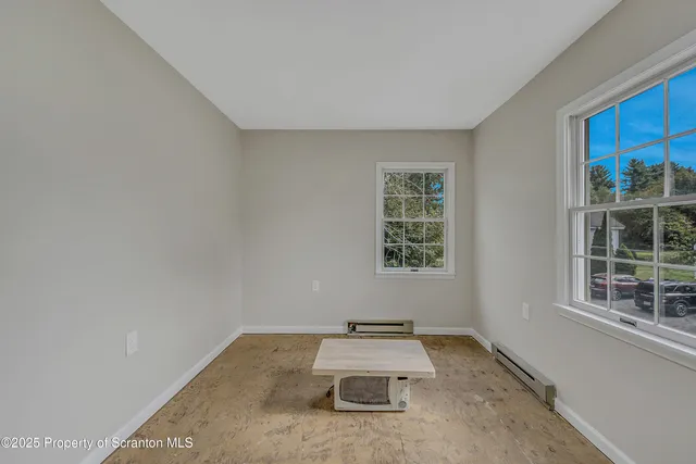 $269,999 | 9 East Shore Lane, Beach Lake, PA 18405