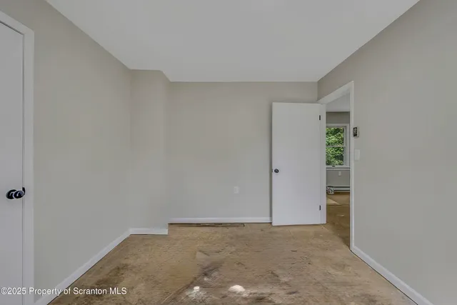 $269,999 | 9 East Shore Lane, Beach Lake, PA 18405